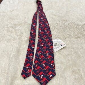 Minnesota Twins MLB 100% Silk Neck Tie Red White & Blue All Over Logo NWT